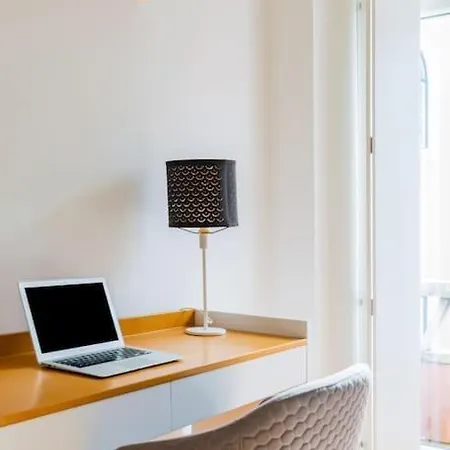 Appartamento 2br Chic&bright With 120sqm. In Campo De Ourique Lisbona