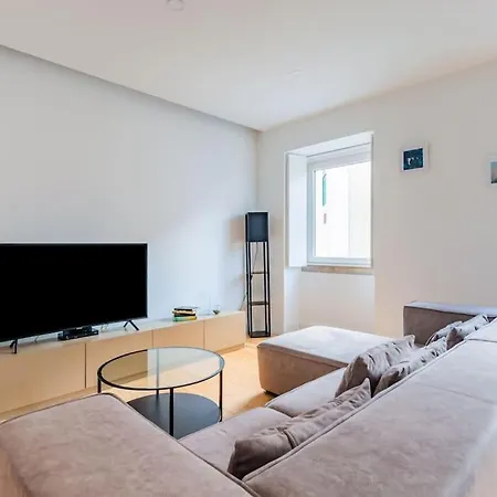 2br Chic&bright With 120sqm. In Campo De Ourique Appartamento