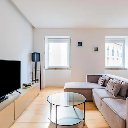 2br Chic&bright With 120sqm. In Campo De Ourique Apartment
