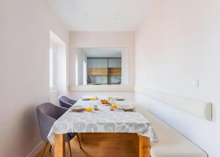 Apartamento 2br Chic&bright With 120sqm. In Campo De Ourique Lisboa