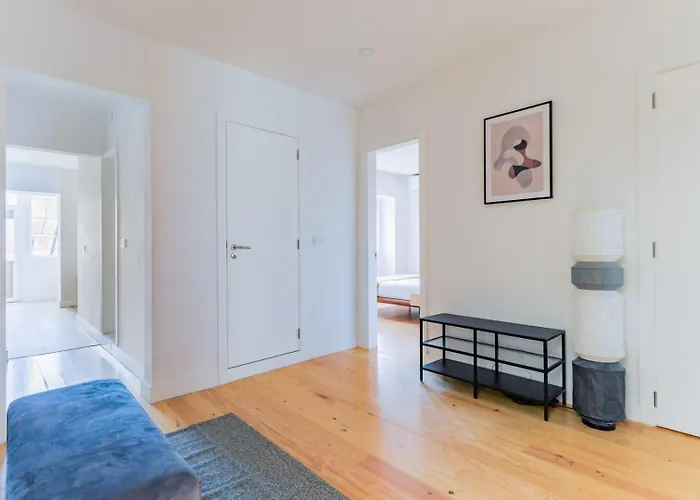 2br Chic&bright With 120sqm. In Campo De Ourique