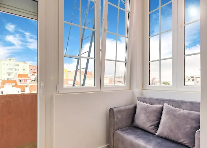 2br Chic&bright With 120sqm. In Campo De Ourique شقة Lisboa