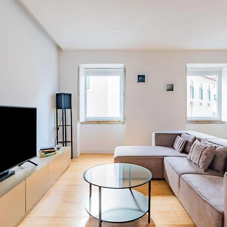 Appartement 2br Chic&bright With 120sqm. In Campo De Ourique *