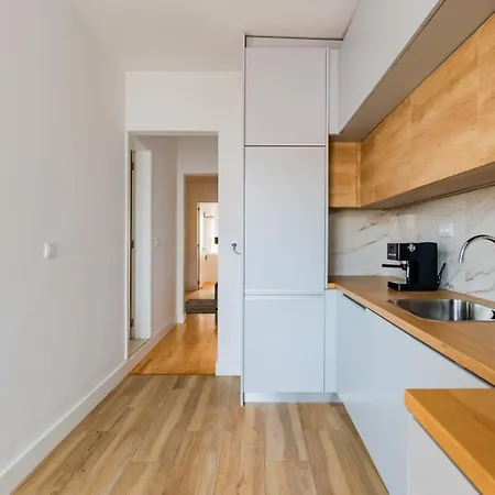 2br Chic&bright With 120sqm. In Campo De Ourique Lissabon