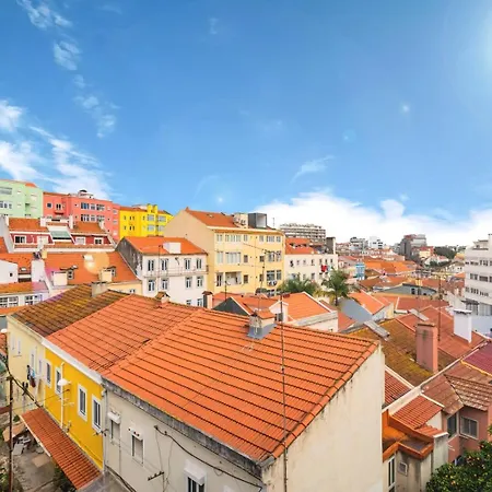 2br Chic&bright With 120sqm. In Campo De Ourique *