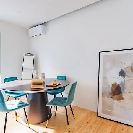 Appartement 2br Chic&bright With 120sqm. In Campo De Ourique