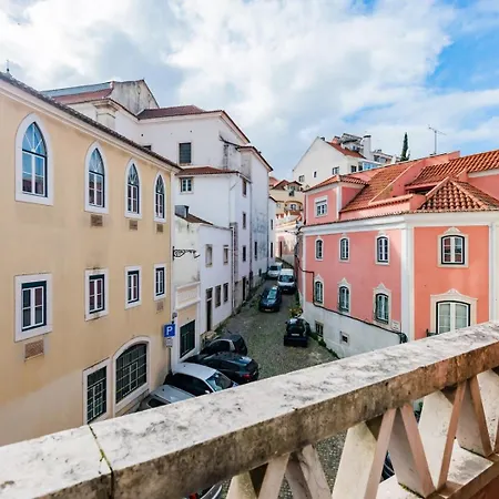 2br Chic&bright With 120sqm. In Campo De Ourique Apartment