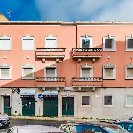 2br Chic&bright With 120sqm. In Campo De Ourique Appartement